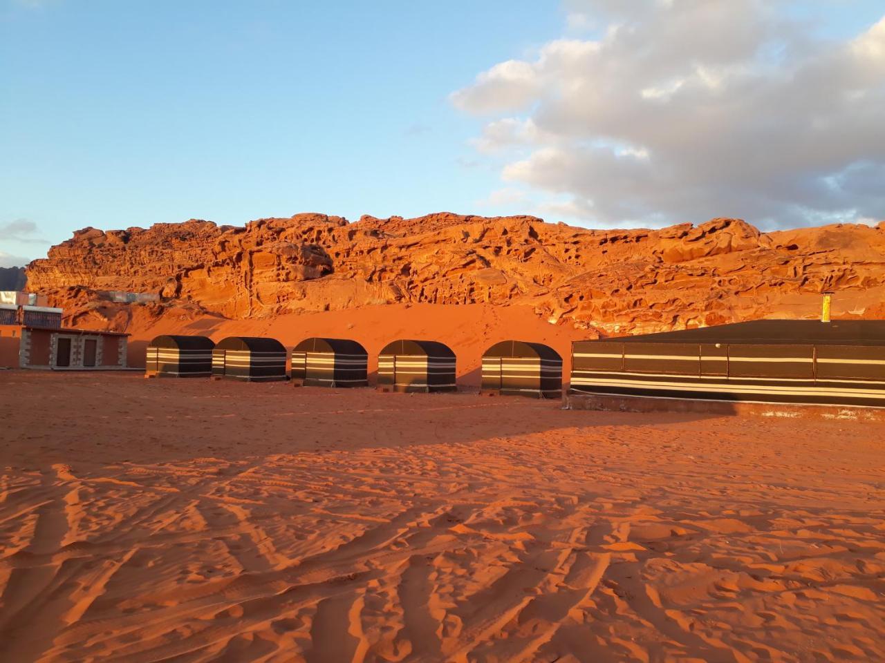 Wadi Rum Candles Camp エクステリア 写真